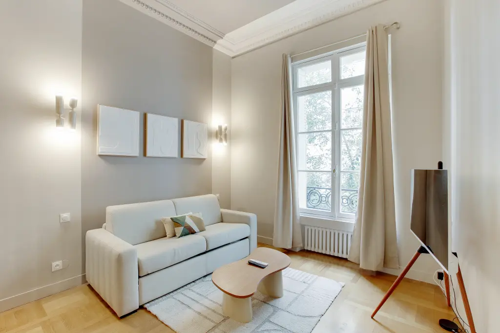 One Bedroom Apartment 