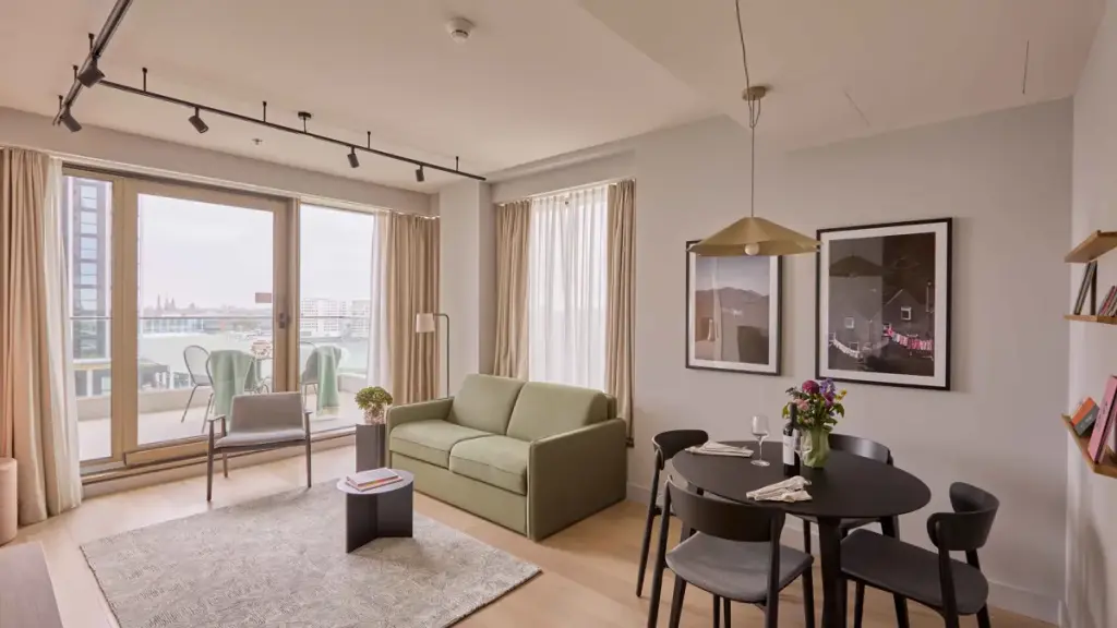 One Bedroom Apartment 